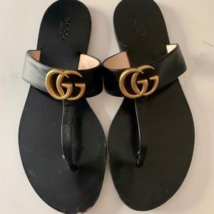 Gucci Marmont flat leather thong